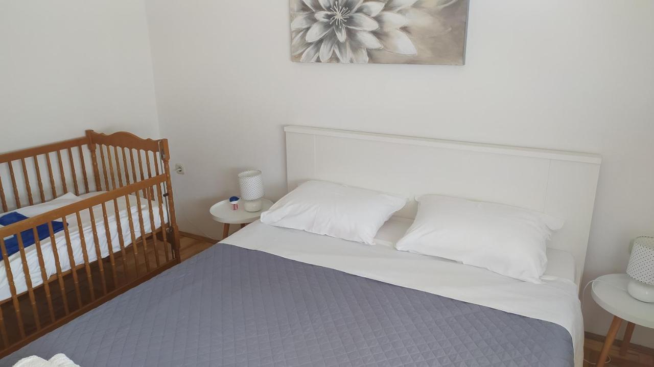 Apartman Greta ซูโกชัน ภายนอก รูปภาพ